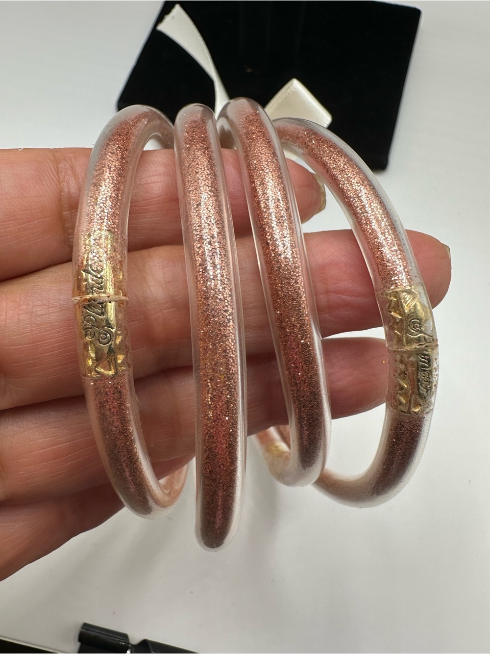 PLUNDER Shimmery Pink-ish Soft Bracelet 4 Pcs Casual Lightweight Everyday Jewel